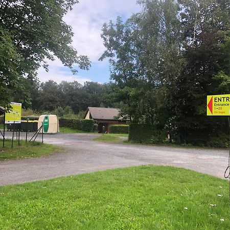 Charmant cottage dans domaine privé Signy-le-Petit Esterno foto